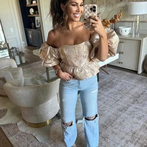 The post Veronica top size M NWOT